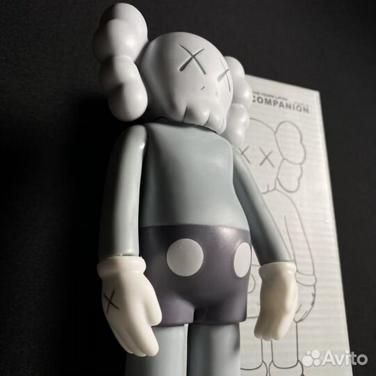 Фигурки Kaws