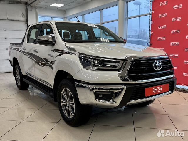 Toyota Hilux 2.7 AT, 2022, 62 км