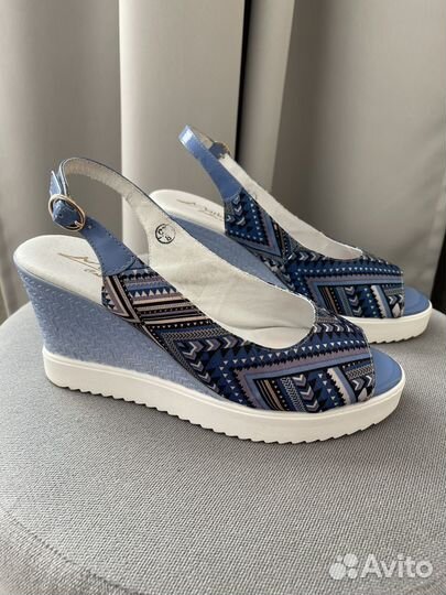 Босоножки женские 38 размер
