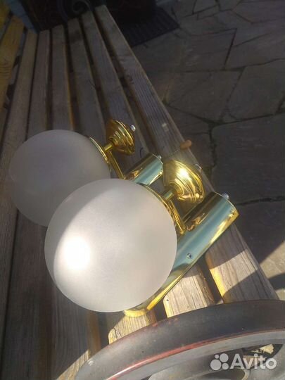 Светильники настенные и люстра