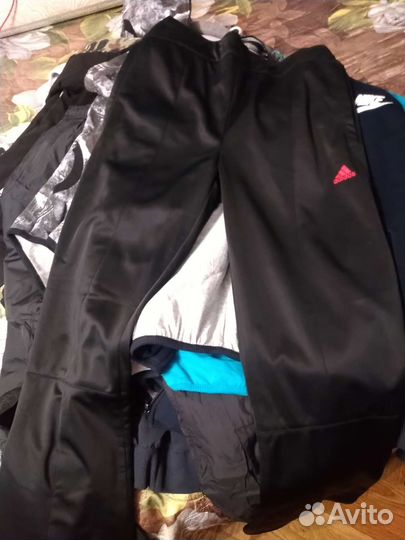 Вещи спортивные много моделей