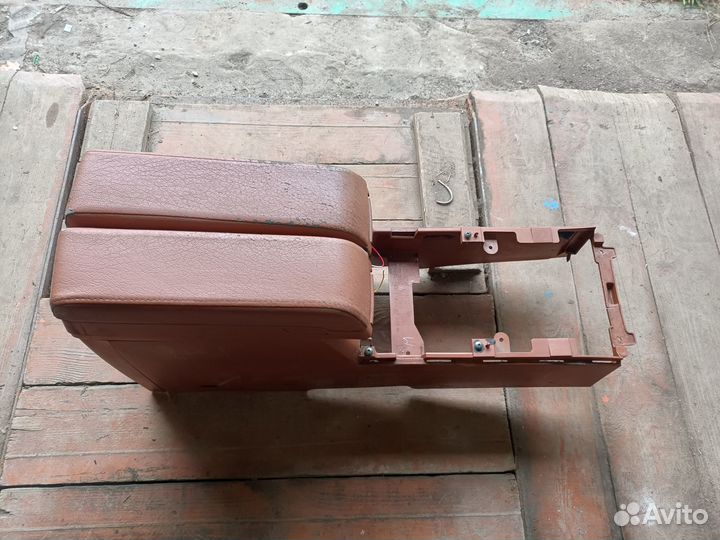 Бардачок центральный Infiniti FX-35/45 S50