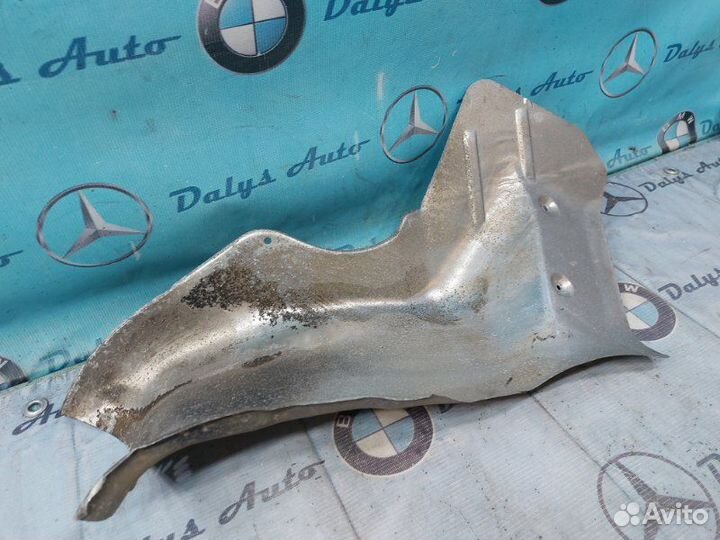 Тепловой экран Mercedes-Benz W124 102.982 1989