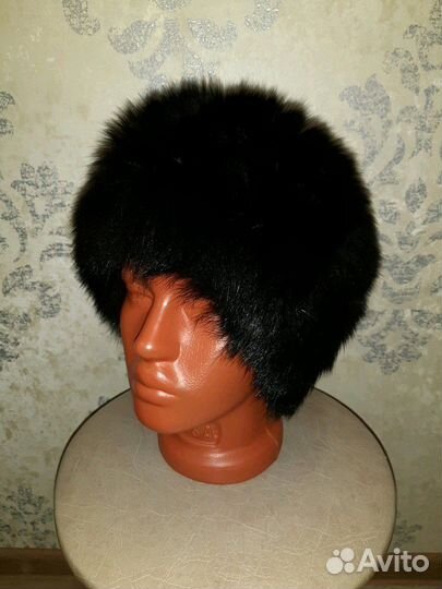 Меховая шапка на вязанной основе