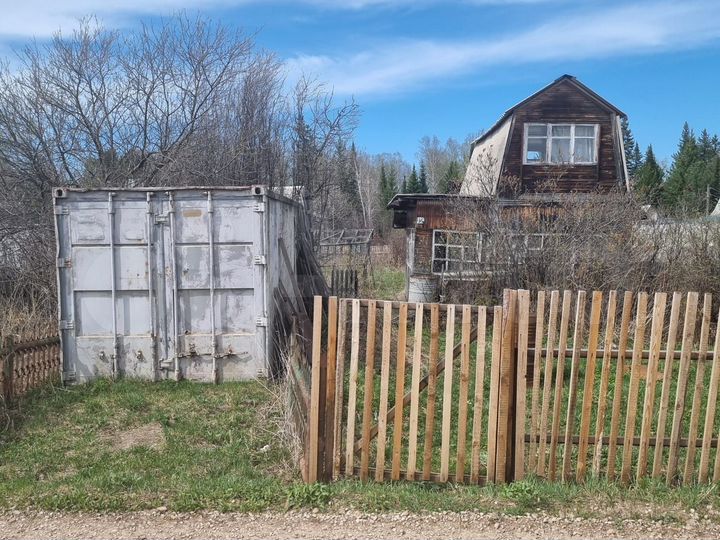 Дача 15 м² на участке 6 сот.