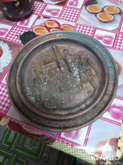 Настеная тарелка