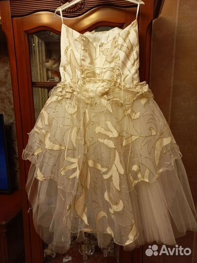 Платье нарядное для девочки 134-146