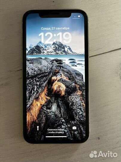 Продам iPhone 11