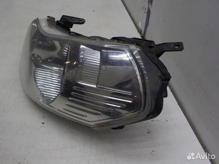 Фара левая Suzuki SX-4 2006