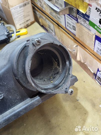 05-15 ку7 Крышка корпуса воздушного фильтра Q7