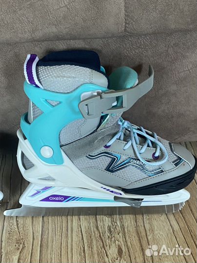 Коньки с чехлами и сумкой