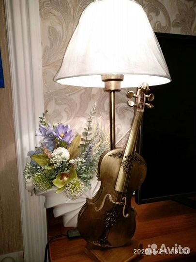 Лампа настольная