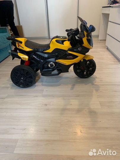 Мотоцикл трицикл электрический