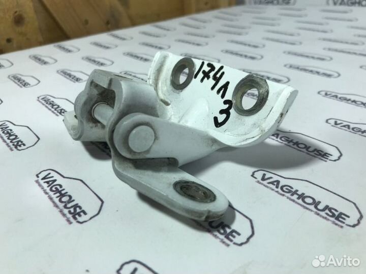 Петля двери задняя левая Hyundai Solaris 1.4 G4LA