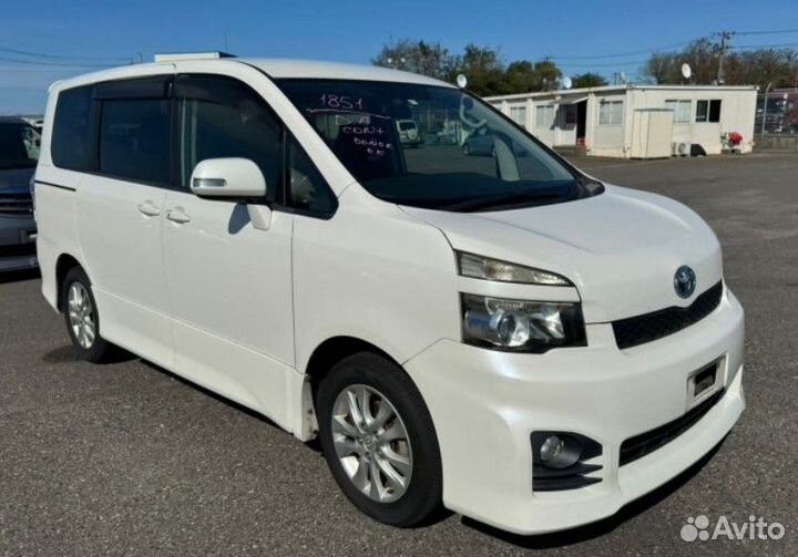 Монитор Toyota Voxy/Noah