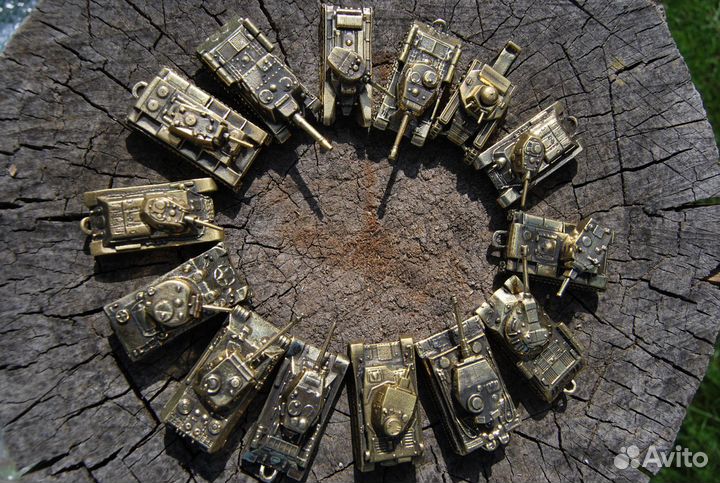 Танк модель бронза крутится башня