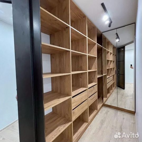 Гардеробная 4 х дверная