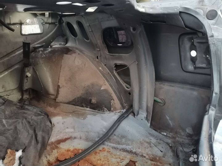 Крыло заднее правое левое Audi 80b3