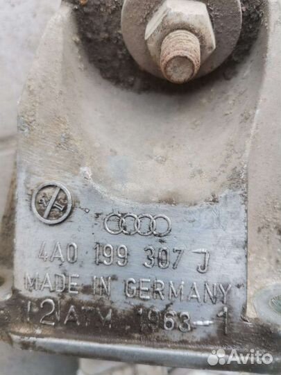 4A0 199 307J кронштейн крепления МКПП Ауди 100