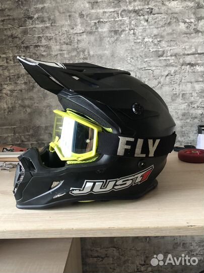 Кроссовый шлем just 1