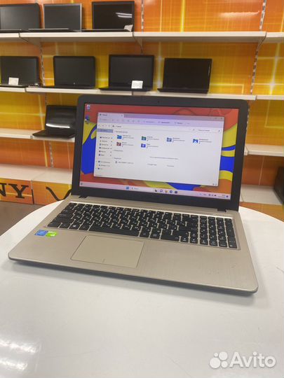 Asus 15.6 Pentium n4200 4gb nvidia gt920mx