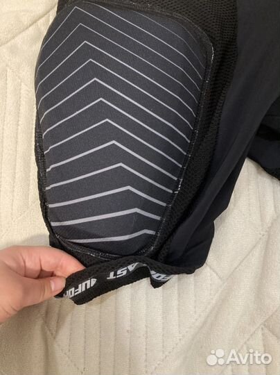 Защитные шорты для сноуборда