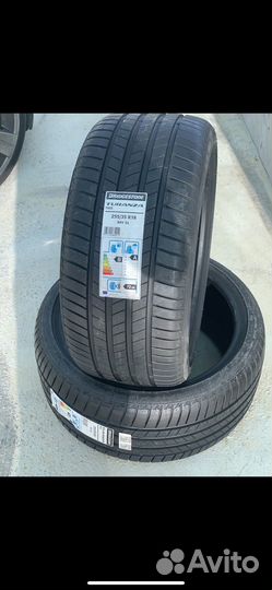 Bridgestone Turanza T005 225/40 R18 и 255/35 R18 94Y