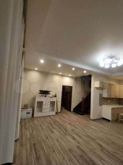 Дом 200 м² на участке 4 сот.