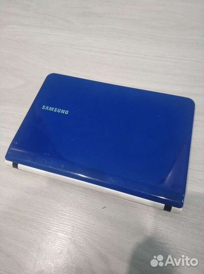 Нетбук Samsung nc110-a04
