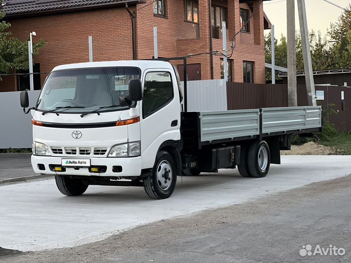 Бортовой грузовик Toyota Dyna, 2001