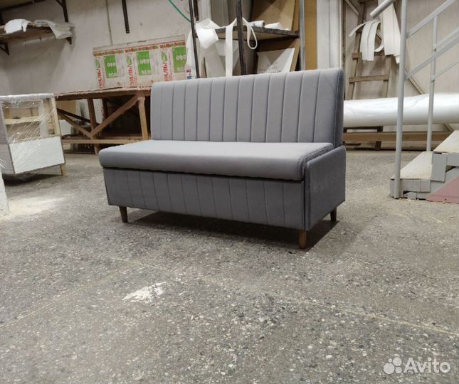 Кухонный диван с ящиком в наличии 130