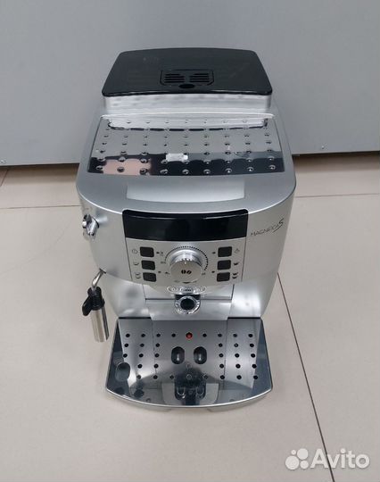 Кофемашина Delonghi ecam 22.110.SB