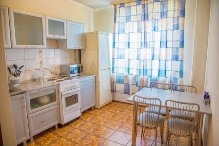 2-к. квартира, 52 м², 8/9 эт.