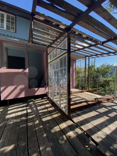 Дом 110 м² на участке 2,2 сот.