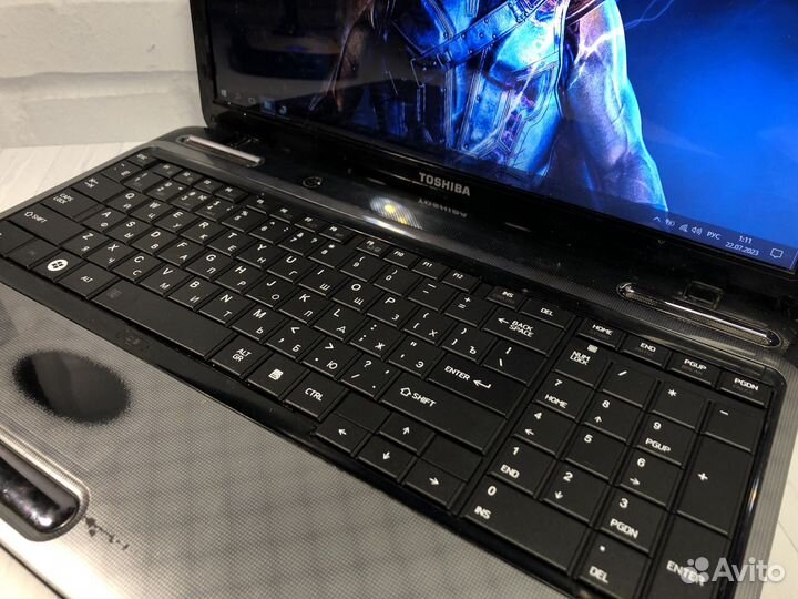 Игровой ноутбук Toshiba 2 видеокарты