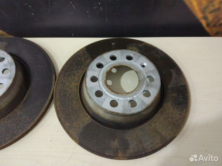 Тормозной диск задний Volkswagen Passat Variant B6