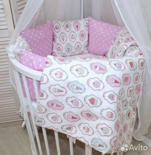 Продам набор в кроватку