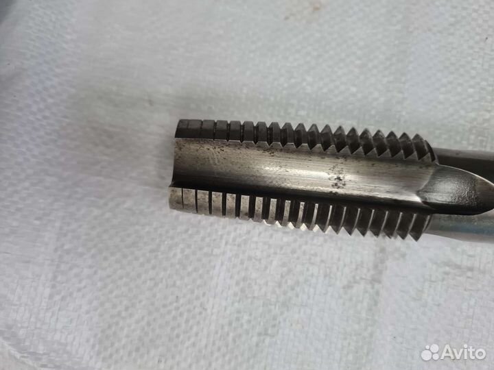 Метчик машинный М42