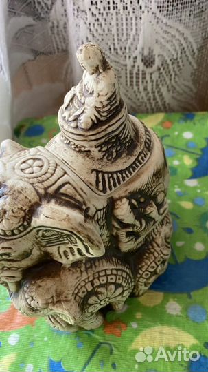 Керамика, статуэтка-ёмкость слон и будда (крышечка