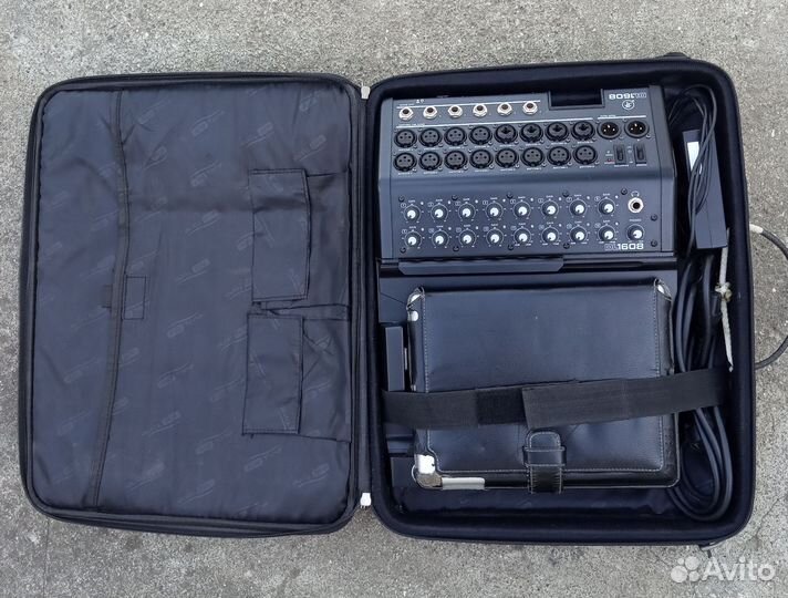 Микшерный пульт Mackie DL -1608