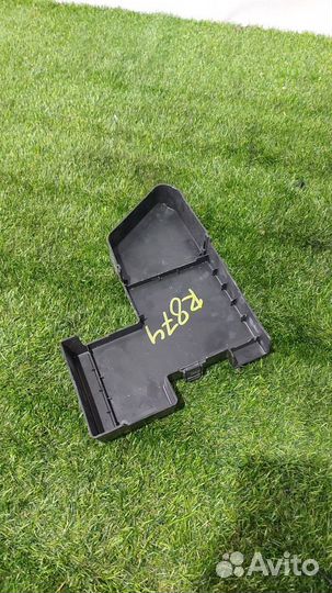 Крышка аккумулятора Ford Explorer 6 U625 2020