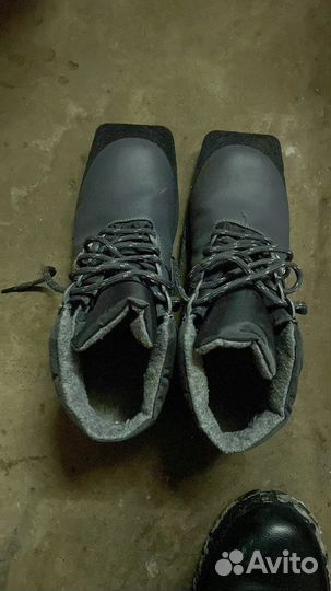 Лыжные ботинки