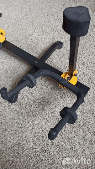 Стойка для 3-х гитар hercules GS513B