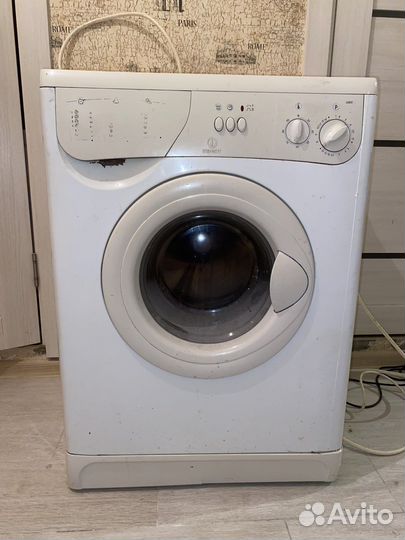 Не работает. Продается на запчасти