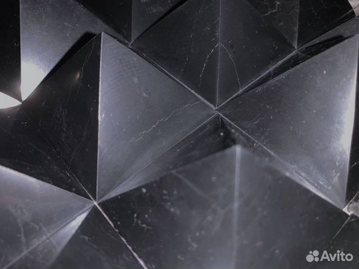 Шунгит, пирамидка