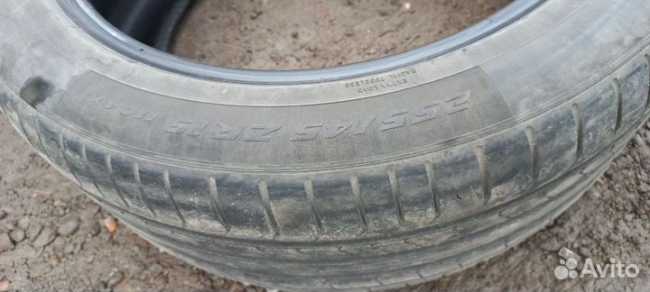 Pirelli P Zero 255/45 R19 и 285/40 R19 104Y