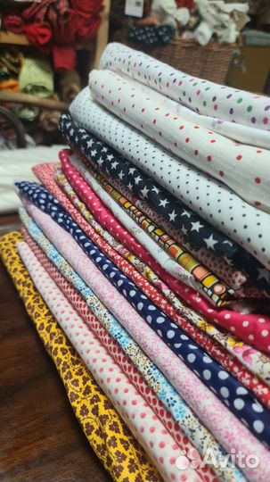 Много ситца в мелкий рисунок