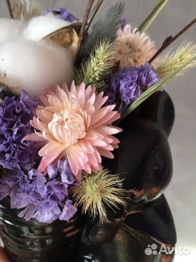 Букет из сухоцветов в кашпо