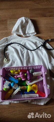 Набор для игры в больницу с халатом и шапочкой