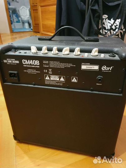 Комбоусилитель для бас гитары